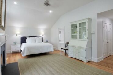 75 Manhasset Woods Road, Manhasset, NY 11030