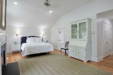 75 Manhasset Woods Road, Manhasset, NY 11030