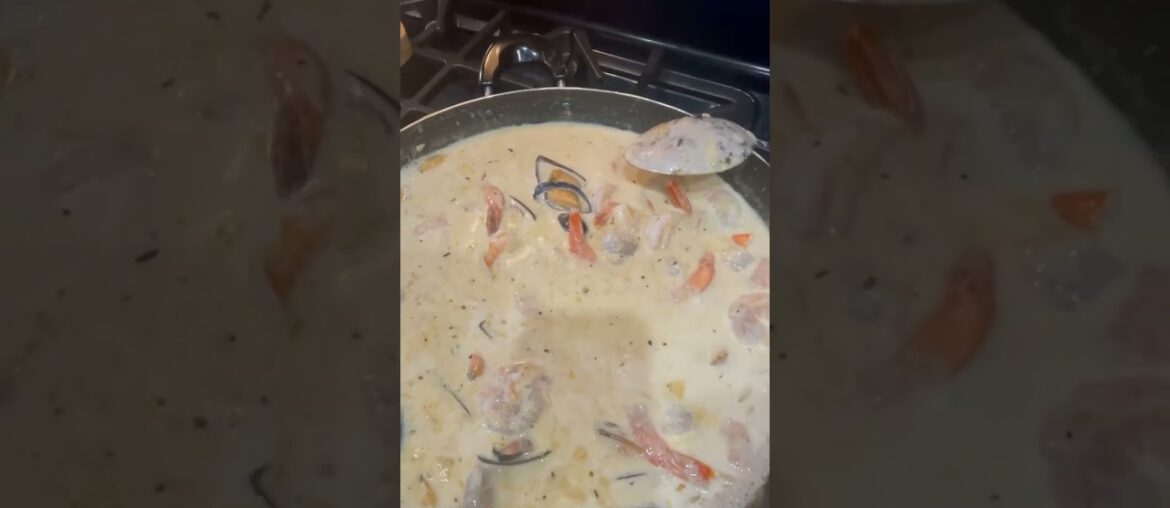 Pasta dinner #shorts #pastadinner #seafood #shrimp #musselsrecipe Pasta dinner #shorts #pastadinner #seafood #shrimp #musselsrecipe