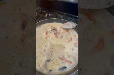 Pasta dinner #shorts #pastadinner #seafood #shrimp #musselsrecipe