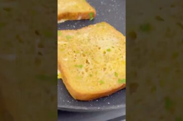 Quick French Toast #eggrecipe #frenchtoast #quicksnacks #foodie #shorts #recipe #healthyfood #yt