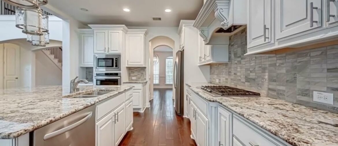 3 Tannery Hill Road, Tomball, TX 77375