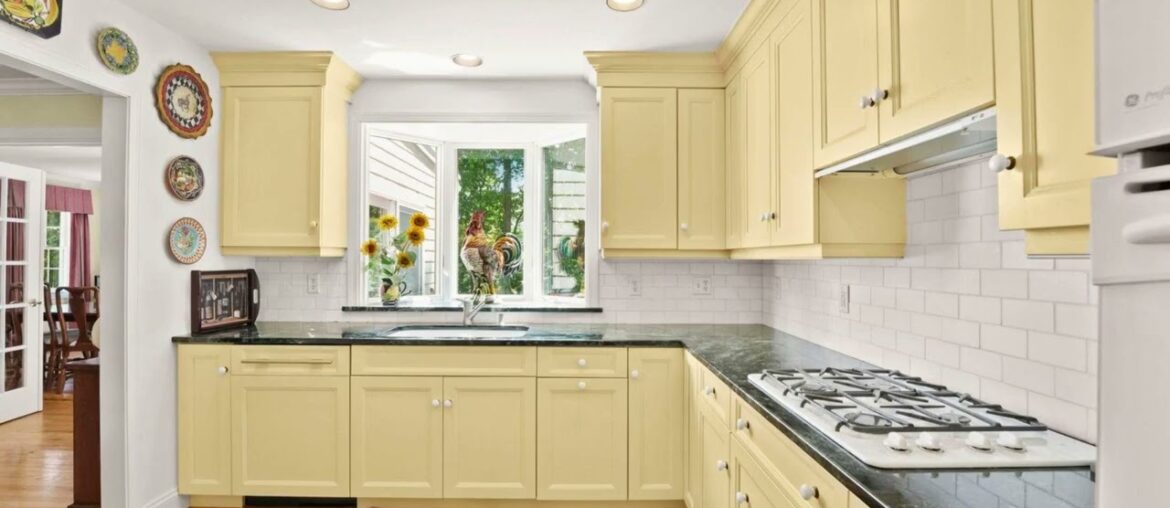 11 Pond Place, Cos Cob, CT 06807