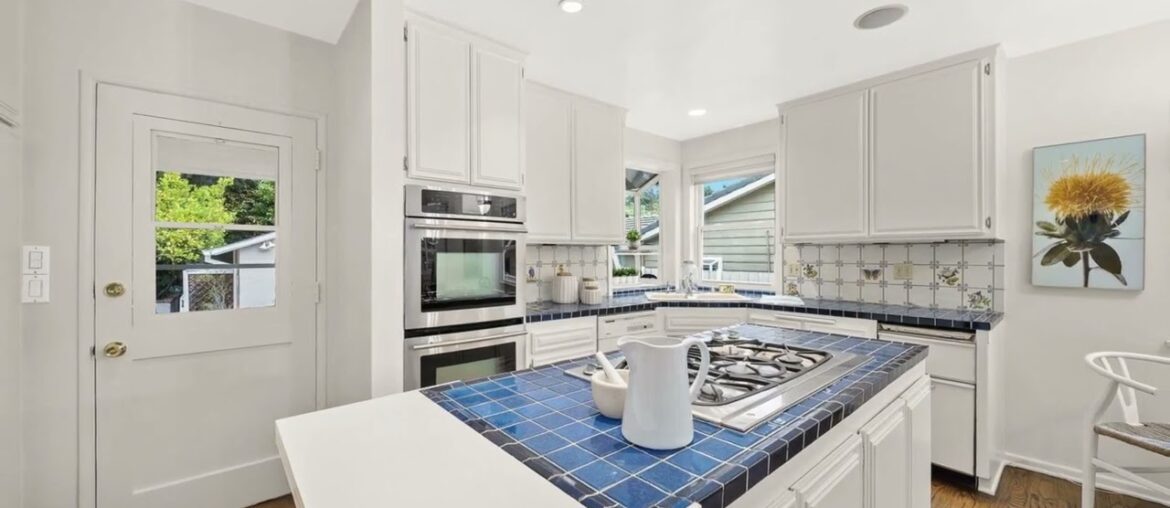 421 Oliveta Place, La Canada Flintridge, CA 91011 421 Oliveta Place, La Canada Flintridge, CA 91011