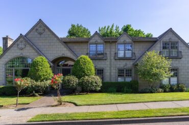 1550 Country Commons Ln, Lake Oswego, OR 97034