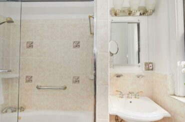 135 Eastern Parkway, Unit 9I, Brooklyn, NY 11238