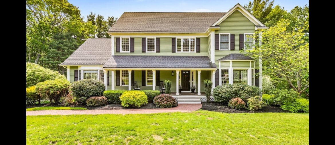 70 Flint Locke Lane Medfield, MA | ColdwellBankerHomes.com