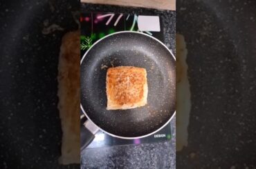 Quick & Easy FRENCH TOAST Recipe|1min viral recipe #trendingcookingvideo#shorts#mylittleworldneha