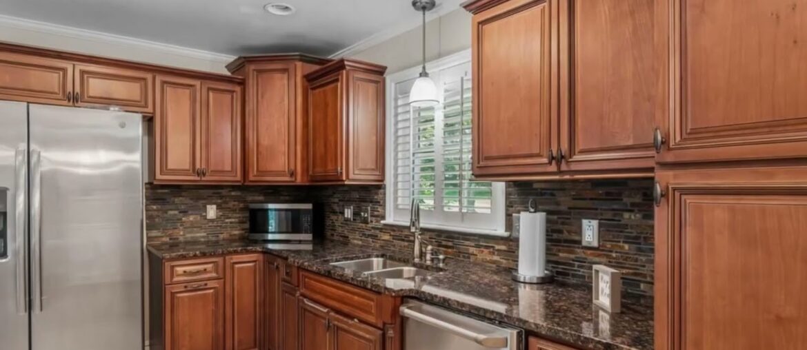 5127 Chadwick Place, Charlotte, NC 28226 5127 Chadwick Place, Charlotte, NC 28226