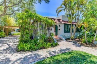 1864 Clematis St,  Sarasota, FL 34239 - Dana Cook Westmark - MLS A4569320