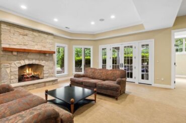 317 South Park Avenue, Hinsdale, IL 60521