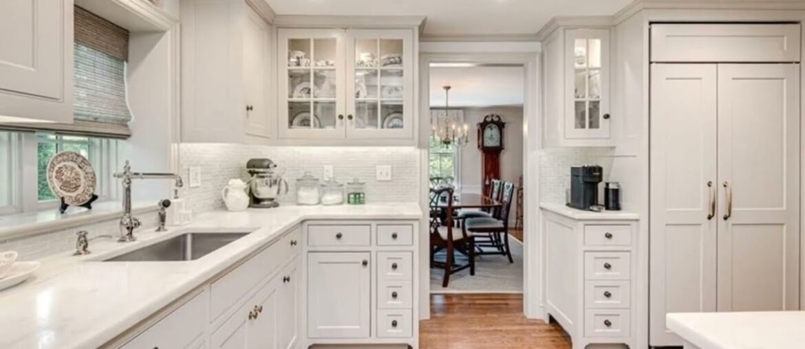 90 Governor Bradford Drive, Barrington, RI 02806