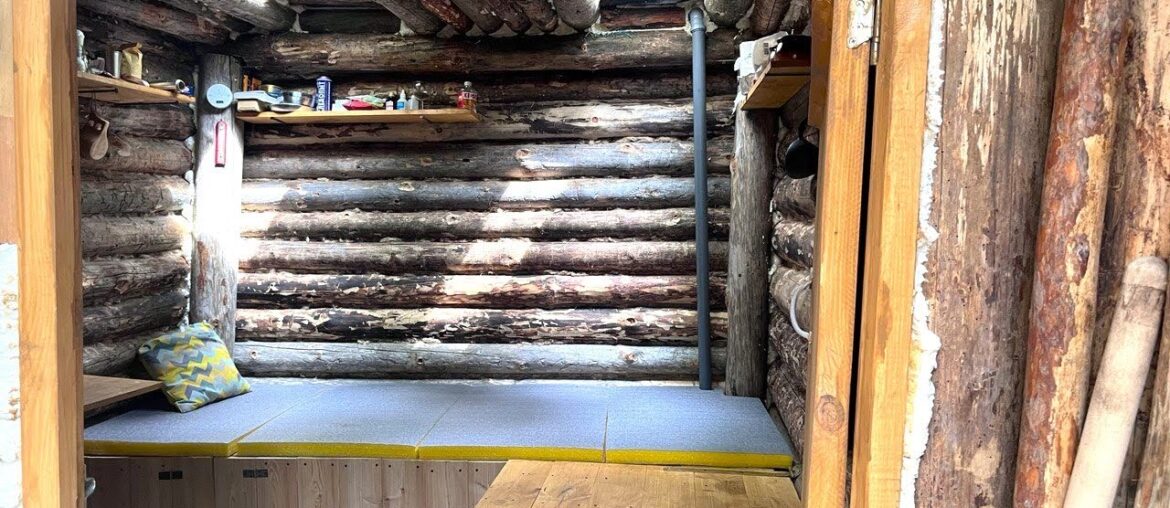 Striving for Comfort: Living Alone in a Luxurious Dugout, Cooking French Onion Soup Striving for Comfort: Living Alone in a Luxurious Dugout, Cooking French Onion Soup