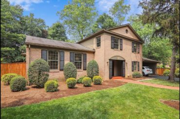 2277 Dunster Ln- Picturesque 4-Level Split in Potomac!