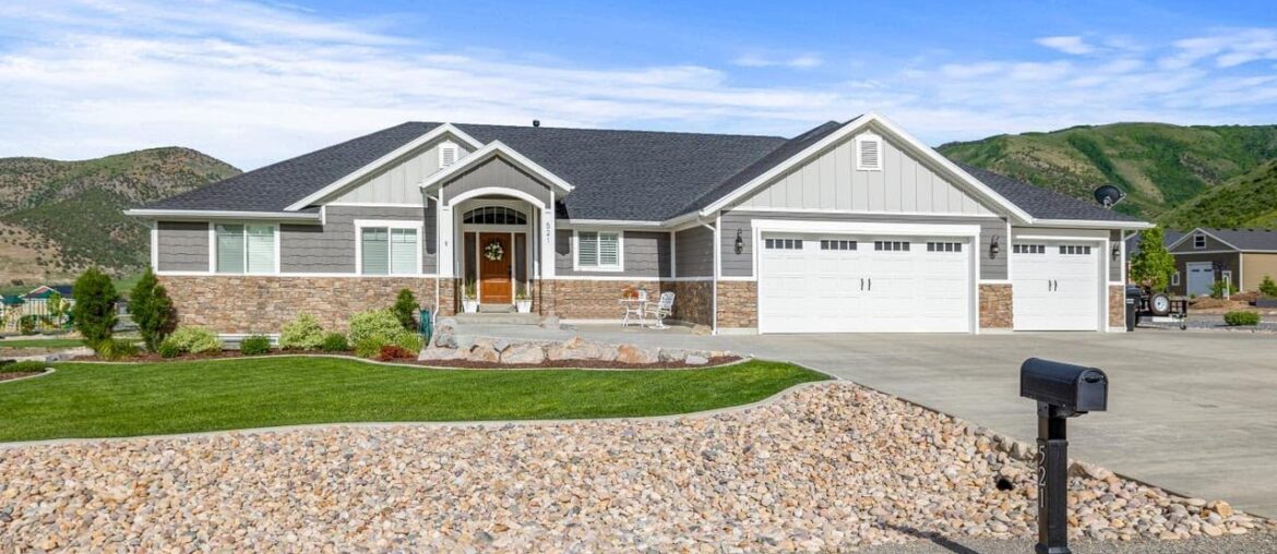 521 S 100 E, Mantua, UT