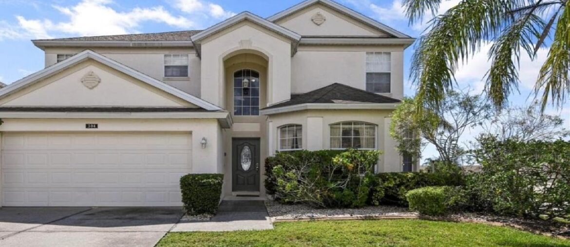 304 BONVILLE DRIVE, DAVENPORT, FL Presented by Wemert Group Realty. 304 BONVILLE DRIVE, DAVENPORT, FL Presented by Wemert Group Realty.