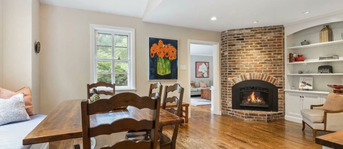 305 Valley Place, Wayne, PA 19087