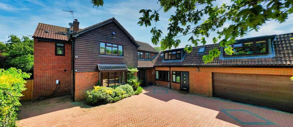 UK PROPERTY TOUR | INDOOR SWIMMING POOL | TAYLOR WALSH UK PROPERTY TOUR | INDOOR SWIMMING POOL | TAYLOR WALSH