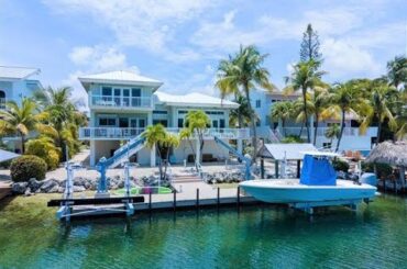 Coldwell Banker Schmitt Real Estate Co. - 194 Biscayne Boulevard