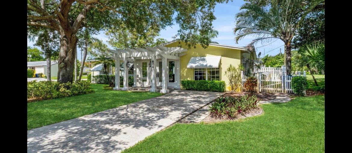 804 5th Street Lake Park, FL | ColdwellBankerHomes.com 804 5th Street Lake Park, FL | ColdwellBankerHomes.com