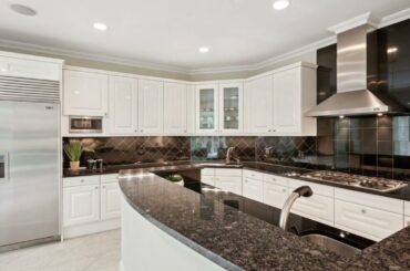 2521 Lawson Glen Road, Glenview, IL 60026