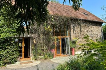 @suzanneinfrance -SIF-001724 - Spacious, bright, house with attention to detail and large garden
