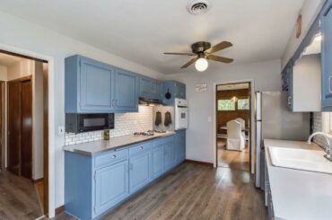 628 South Knollwood Drive, Wheaton, IL 60187