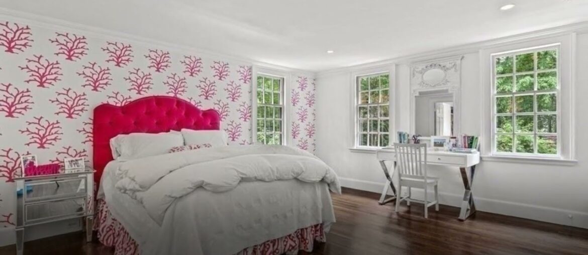 17 Ravine Road, Wellesley, MA 02481