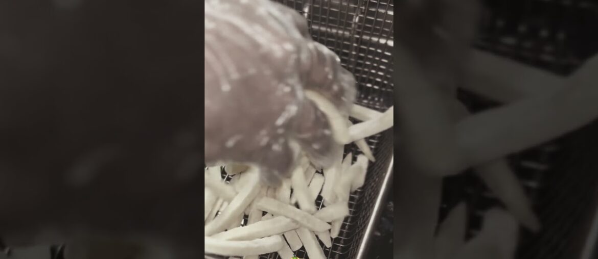 Mouth-watering Pizza at Capsicum |Tacos | Foodie | Yummy French Fries | At Varanasi Mouth-watering Pizza at Capsicum |Tacos | Foodie | Yummy French Fries | At Varanasi