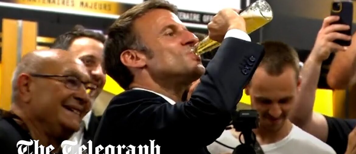Emmanuel Macron downs a beer with French rugby champions Toulouse Emmanuel Macron downs a beer with French rugby champions Toulouse