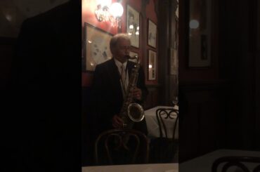 JAZZ BRUNCH AT ANTOINE’S RESTAURANT IN NOLA-Enjoy your meal and the performance at your table.#jazz