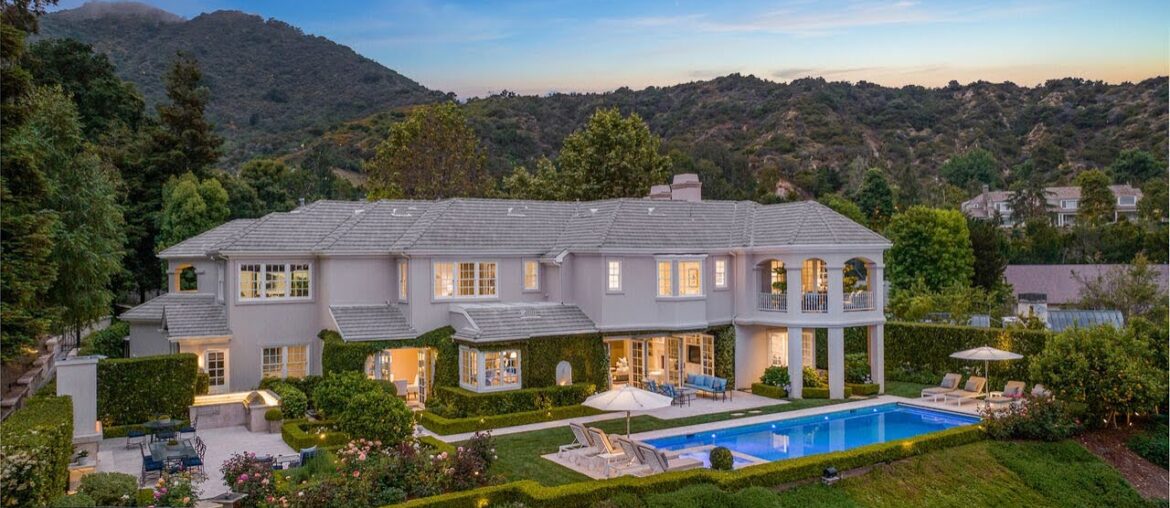 17679 Camino De Yatasto, Pacific Palisades, CA 90272 | Luxury House Tour