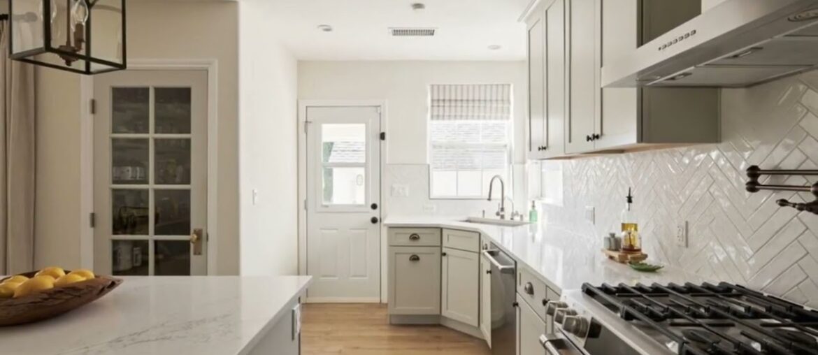 525 Cambridge Drive, Burbank, CA 91504