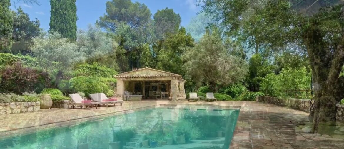 Lovely Property For Sale in Roquefort-les-Pins France @LGBTQRealEstateEurope Lovely Property For Sale in Roquefort-les-Pins France @LGBTQRealEstateEurope