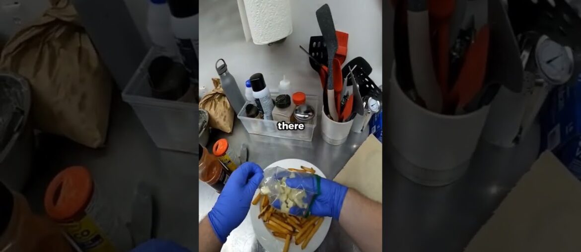 Spicy Chicken Poutine