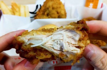 Tasting the delicious KFC meals of Japan #kfc #japan #japanesefood #friedchicken #chicken #fastfood