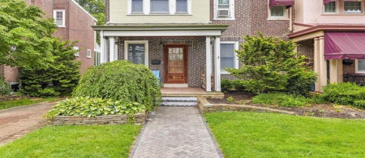 1604 WOODLAWN AVENUE, WILMINGTON, DE Presented by Scott Deputy.