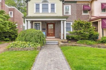 1604 WOODLAWN AVENUE, WILMINGTON, DE Presented by Scott Deputy.