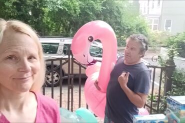 AMAZING SCORE!  Fantastic Summer Merchandise AND Free Food DUMPSTER DIVING AT ALDI!