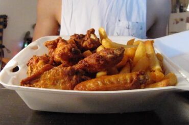 ASMR Eating Sounds: Chicken Wings & French Fries