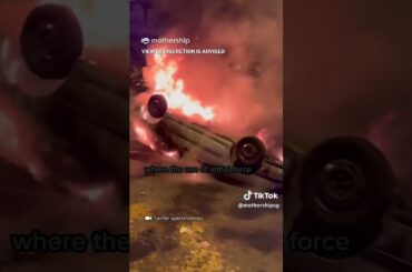 Man eats sandwich while rioters & police clash in Nanterre, France