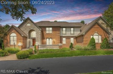 1226 Cedarholm Lane for sale in Bloomfield Twp, MI 48302 - Residential