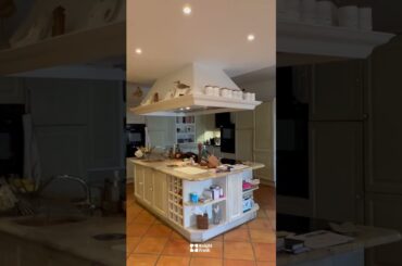 Villa on the West side with Sea Views - Knight Frank French Riviera