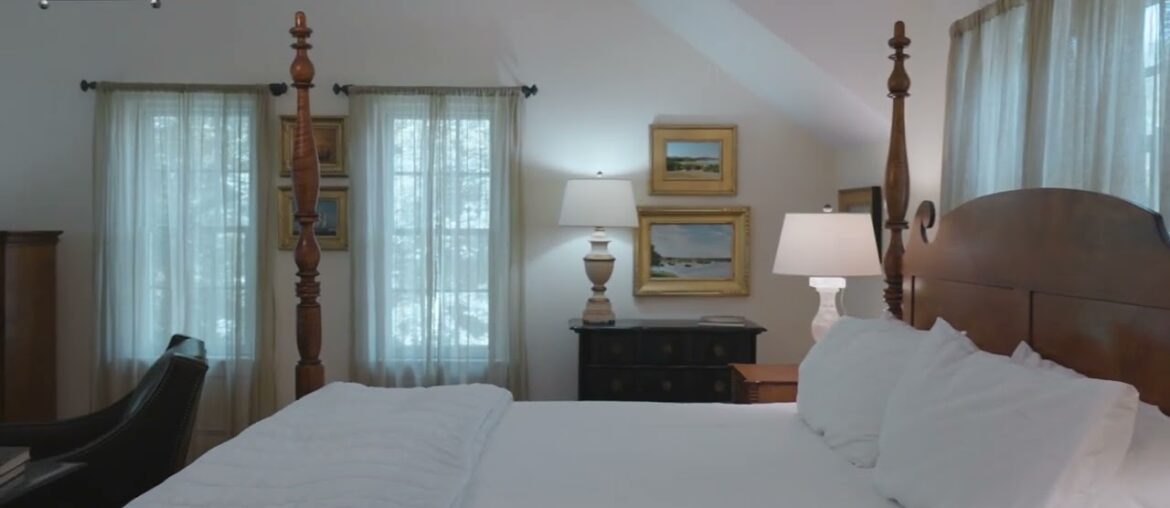 5 Bedroom Private Classic Home w/ Modern Amenities - Lambert's Cove, Property 18155