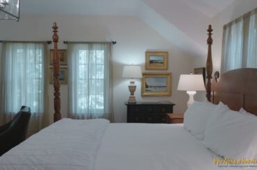 5 Bedroom Private Classic Home w/ Modern Amenities - Lambert's Cove, Property 18155