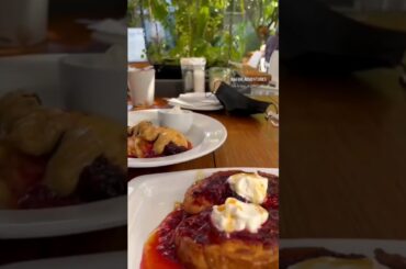 YOU MUST visit this breakfast spot in Cape Town! Their French toast is to die for #capetownfood