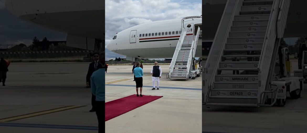 French PM Elisabeth Borne warmly receives PM Modi at Paris airport | PM Modi in France French PM Elisabeth Borne warmly receives PM Modi at Paris airport | PM Modi in France