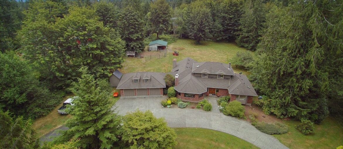 Stunning Hobart Estate Nestled on 4.8 Acres – 21828 251st Ave SE Maple Valley, WA 98038 Stunning Hobart Estate Nestled on 4.8 Acres - 21828 251st Ave SE Maple Valley, WA 98038