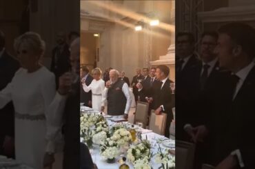 PM #Modi tastes wine at French dinner? #NarendraModi #PMModi #modiinfrance