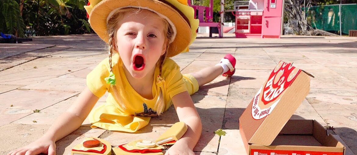 Stacy pretend play Restaurant